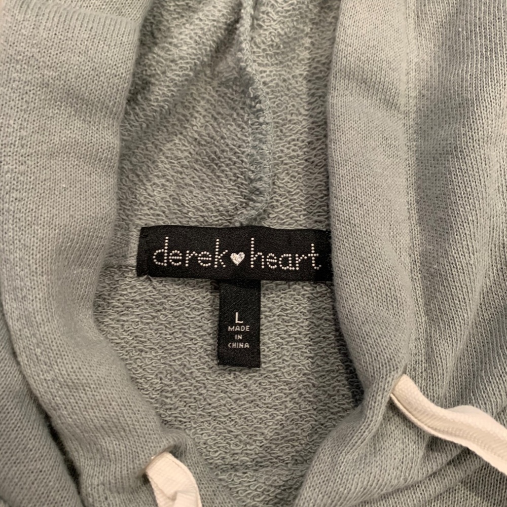 Cropped Sweatshirt - Picture 3 of 4